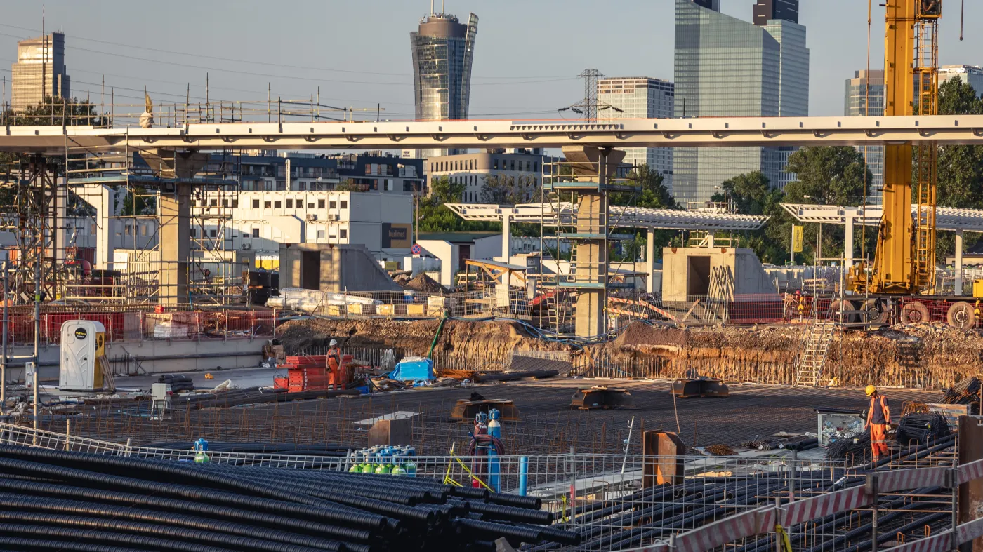Rosną długi branży budowlanej. "Wykonawcy już zaczęli dopłacać do umów zawartych w 2020 r."