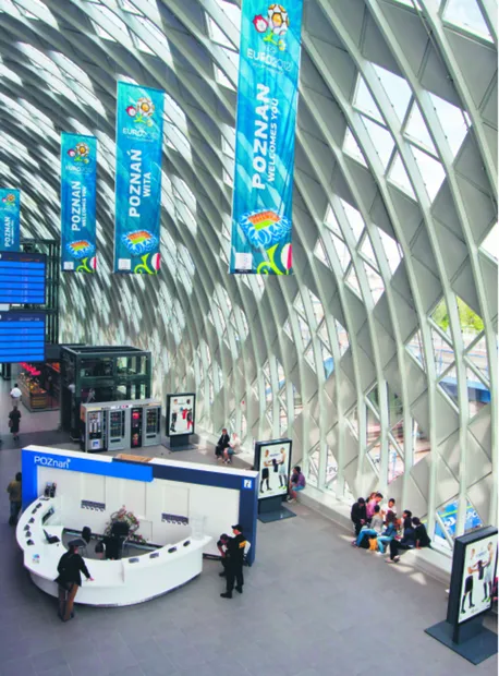 Nowy dworzec w Poznaniu kosztował 120 mln zł. Powstał w 10 miesięcy i jest najnowocześniejszym tego typu obiektem w Polsce