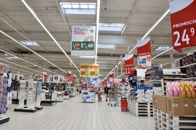 Rekordowe wzrosty wynagrodzeń w Polsce nie przekładają się na konsumpcję