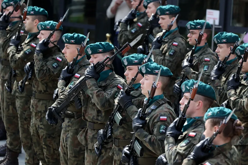 Tak się zarabia w Wojsku Polskim. Pensje lepsze, niż w cywilu [STAWKI]