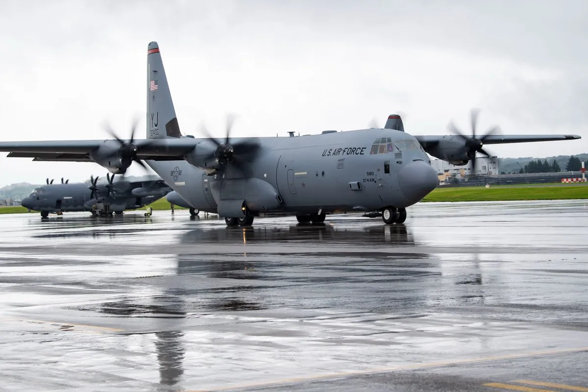 Amerkański C-130J w trakcie pobytu w Yokota Air Base w Japonii.