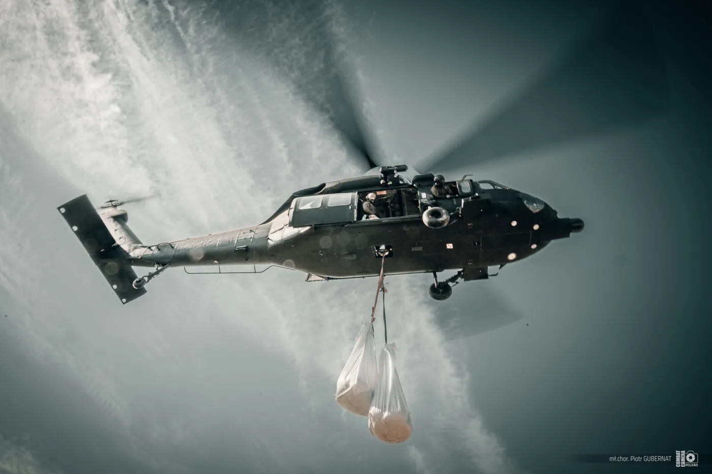 Przydałby się helikopter z pieniędzmi. Wydatki na obronę przekroczyły 130 mld zł