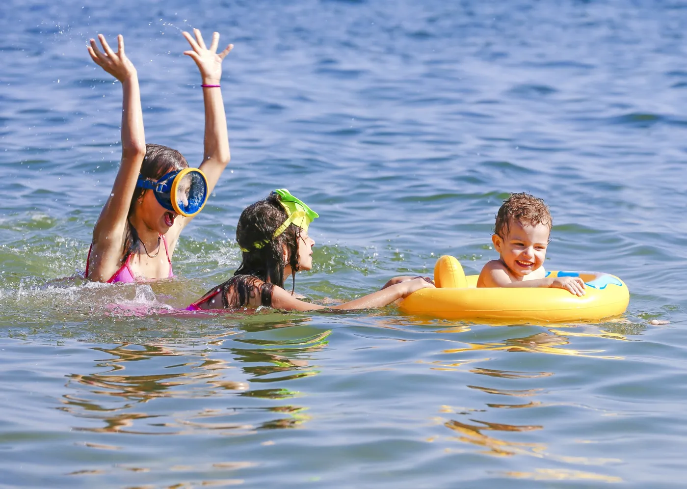 W 2025 roku wakacje zaczną się później, niż zwykle. Dlaczego szkoły będą pracowały dłużej? Kiedy uczniowie dostaną świadectwa?