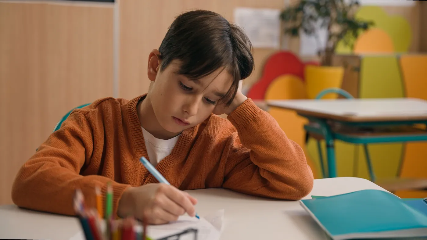 1100 zł dla rodziców każdego ucznia w roku szkolnym 2025/2026, dla niektórych nawet 1740 zł. Złożysz wniosek wcześniej, pieniądze dostaniesz w wakacje