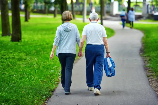 Jesteśmy coraz starsi. Miasta muszą być na to gotowe [WYWIAD]