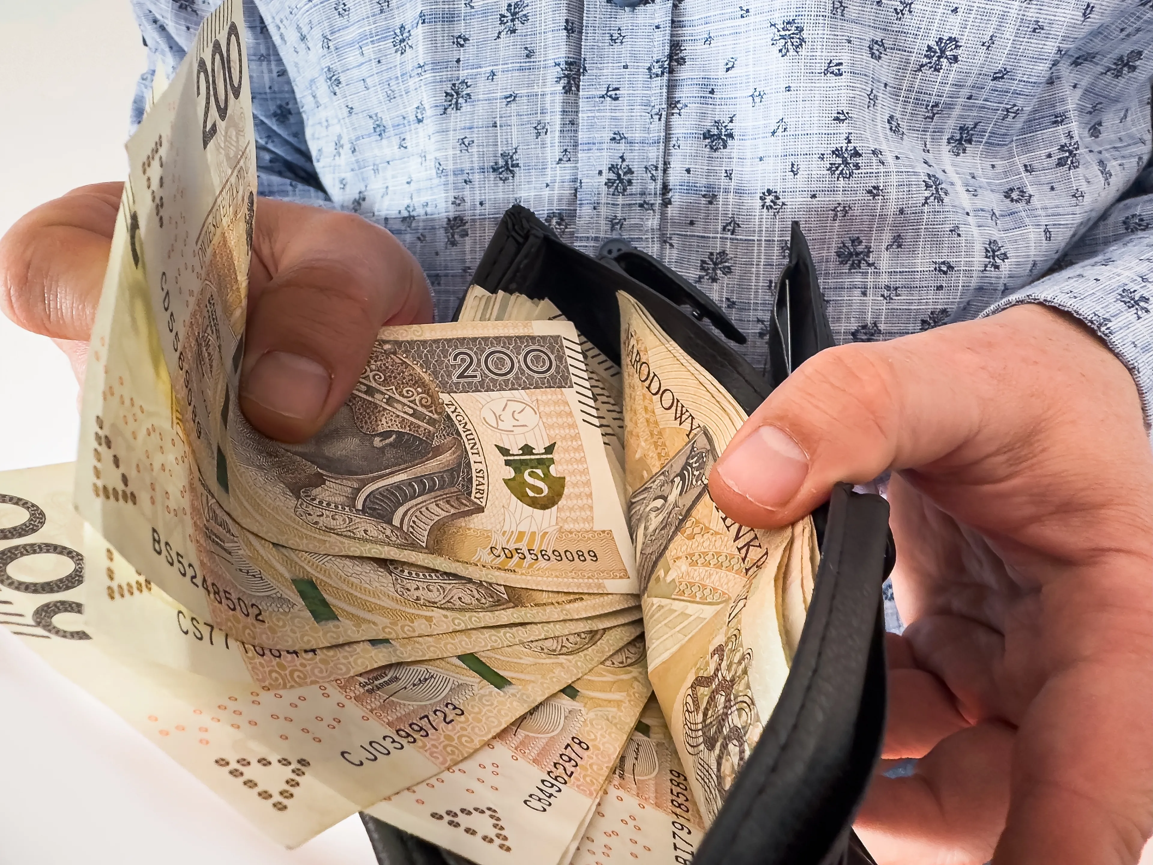 Ten sposób na oszczędzanie pieniędzy robi teraz w Polsce prawdziwą furorę. Zyski przekraczają nawet... 50 procent