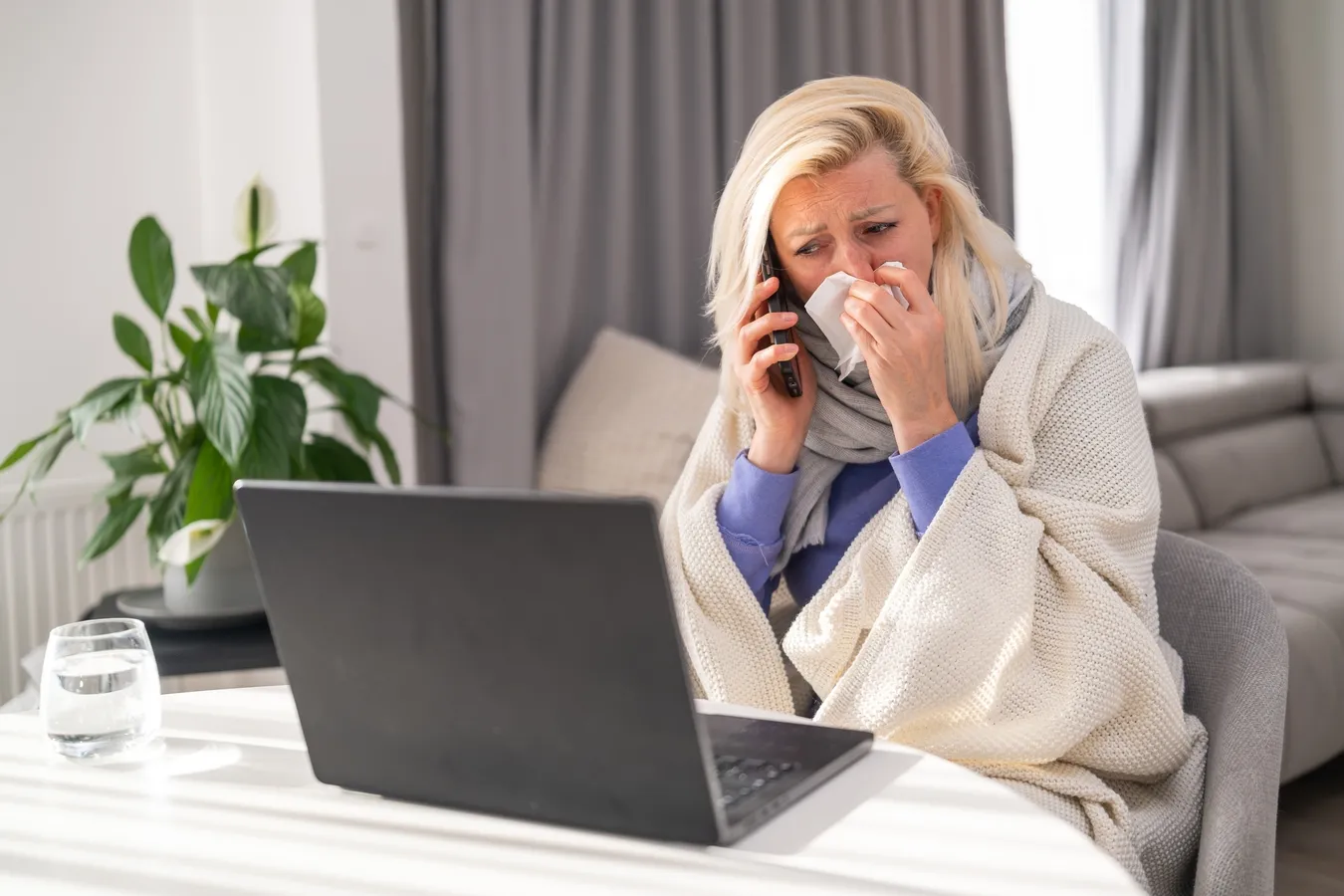 Nagła nieobecność w pracy - choroba czy urlop - pracodawca powinien wiedzieć co się dzieje z pracownikiem