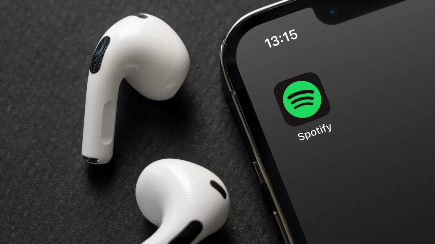 Zmiany w najpopularniejszej platformie muzycznej. Spotify wprowadza nowe oznaczenie - AI Persona, które wskaże użytkownikom na muzykę wygenerowane przez technologie AI.