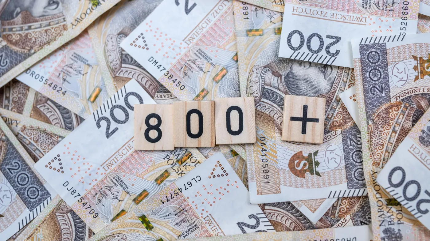Ważne zmiany w 800 plus dla milionów rodziców. Rząd podjął decyzję. Nowe zasady już 2027 roku