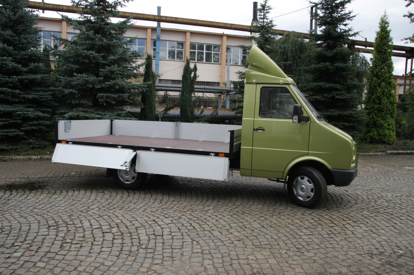 pasagon_truck_widok_z_boku_1_256250.jpg