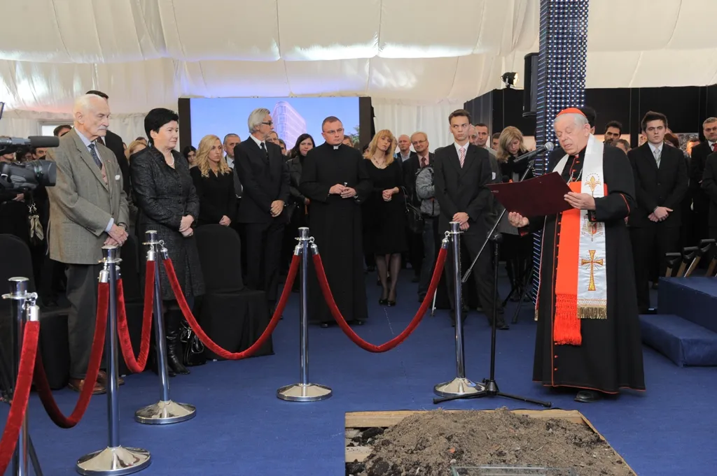 plac_unii_poswiecenie_ziemi_262639.jpg