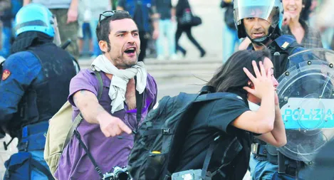 "Oburzeni" już zbierają pierwsze żniwo. Politycy biorą sobie do serca ich postulaty