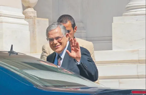 Lukas Papademos ma stanąć na czele nowego rządu