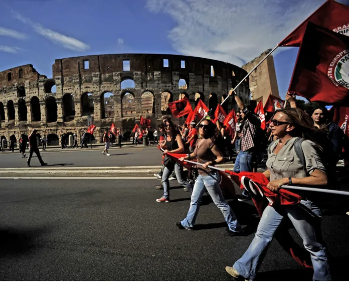 Włochy: rewolucja na rynku pracy ma uratować gospodarkę