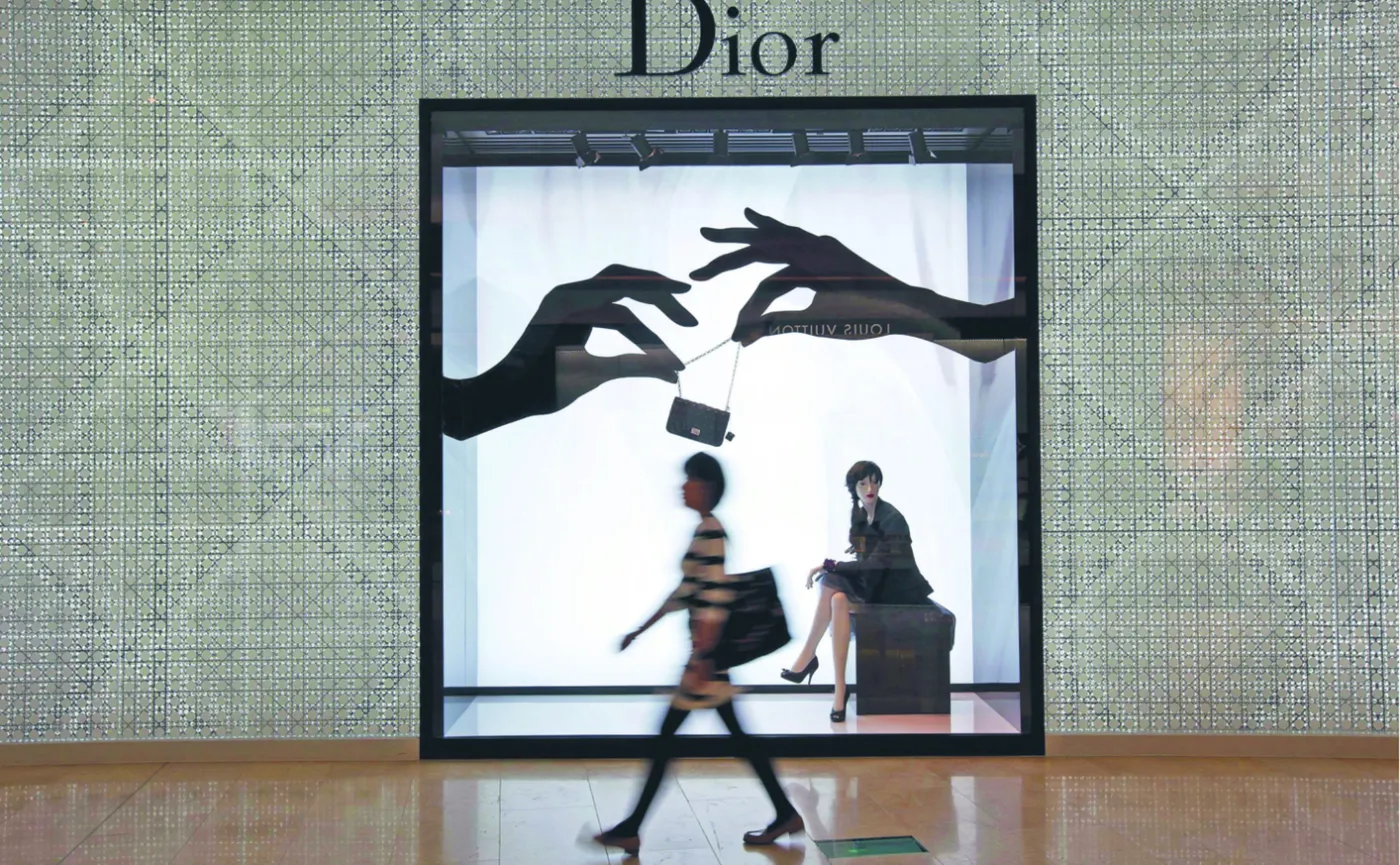 Rządy oskubują najbiedniejszych, bogatym pomagają mnożyć fortuny