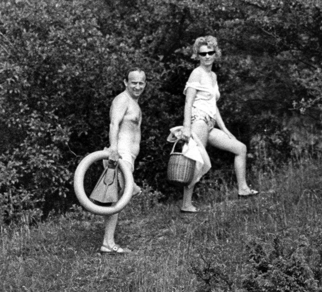 Masowa turystyka zagraniczna to sprawa całkiem nowa. W PRL-u jeździliśmy na wycieczki z Orbisem lub Almaturem głównie po kraju