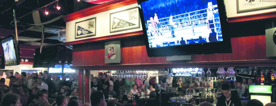 Legalny sygnał TV (np. dostępny w sportowych pubach) jest kosztowny, więc chętnych, by go ukraść i rozpowszechniać, jest wielu