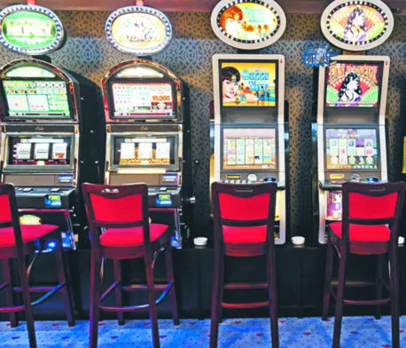 Hazard w Polsce: podziemie i internet zarabiają, państwo - nie