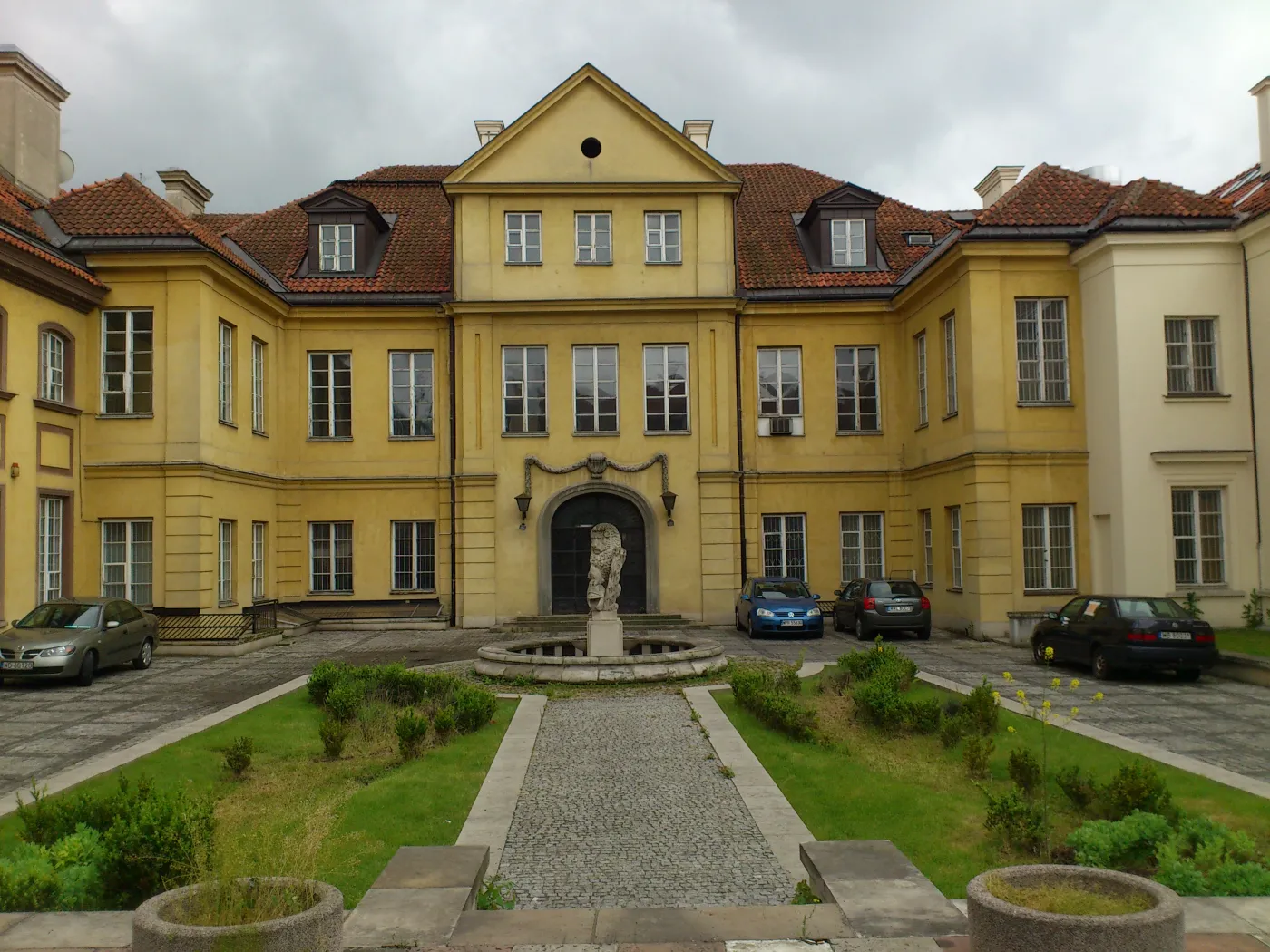 1700754-palac-szaniawskich-przy-ul.jpg