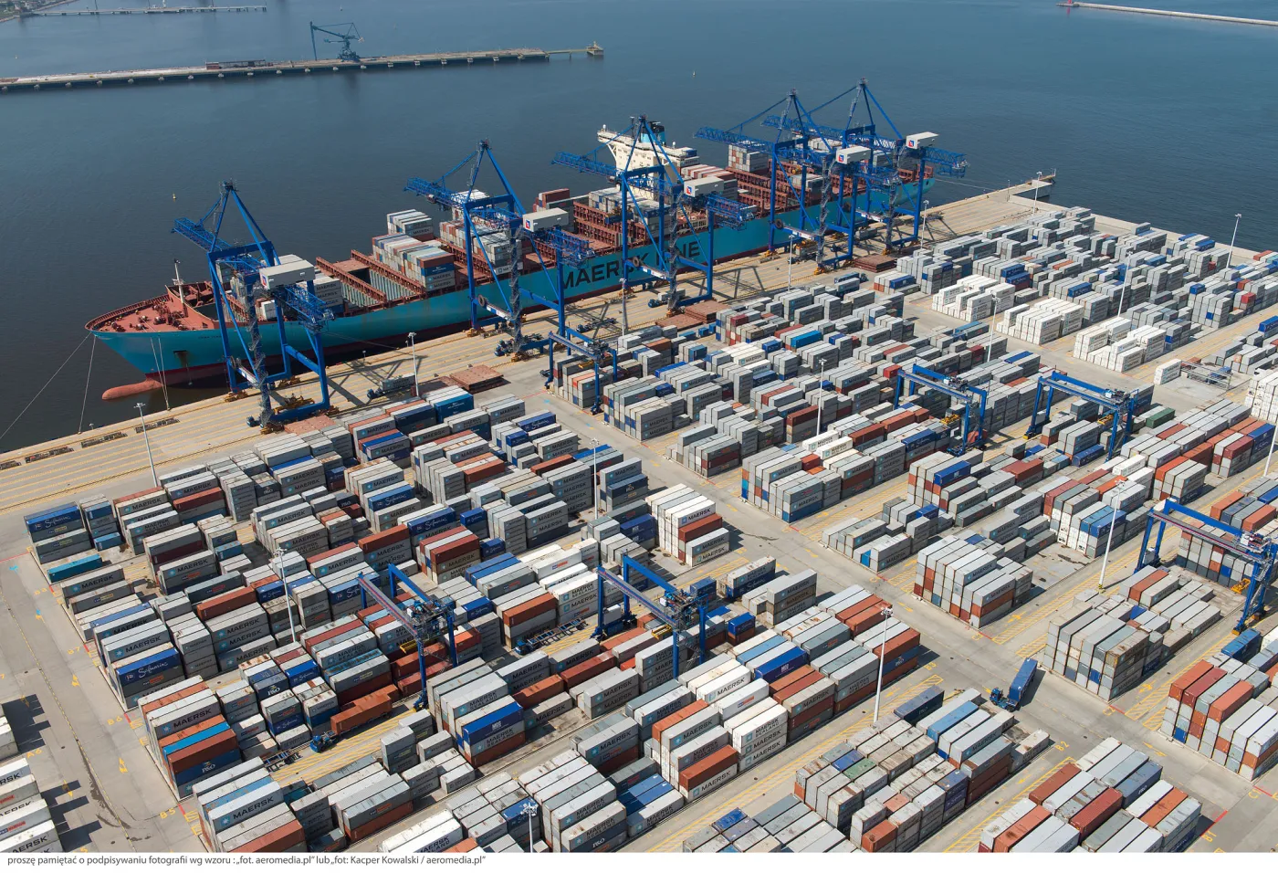 1937262-terminal-w-gdansku-maersk.jpg