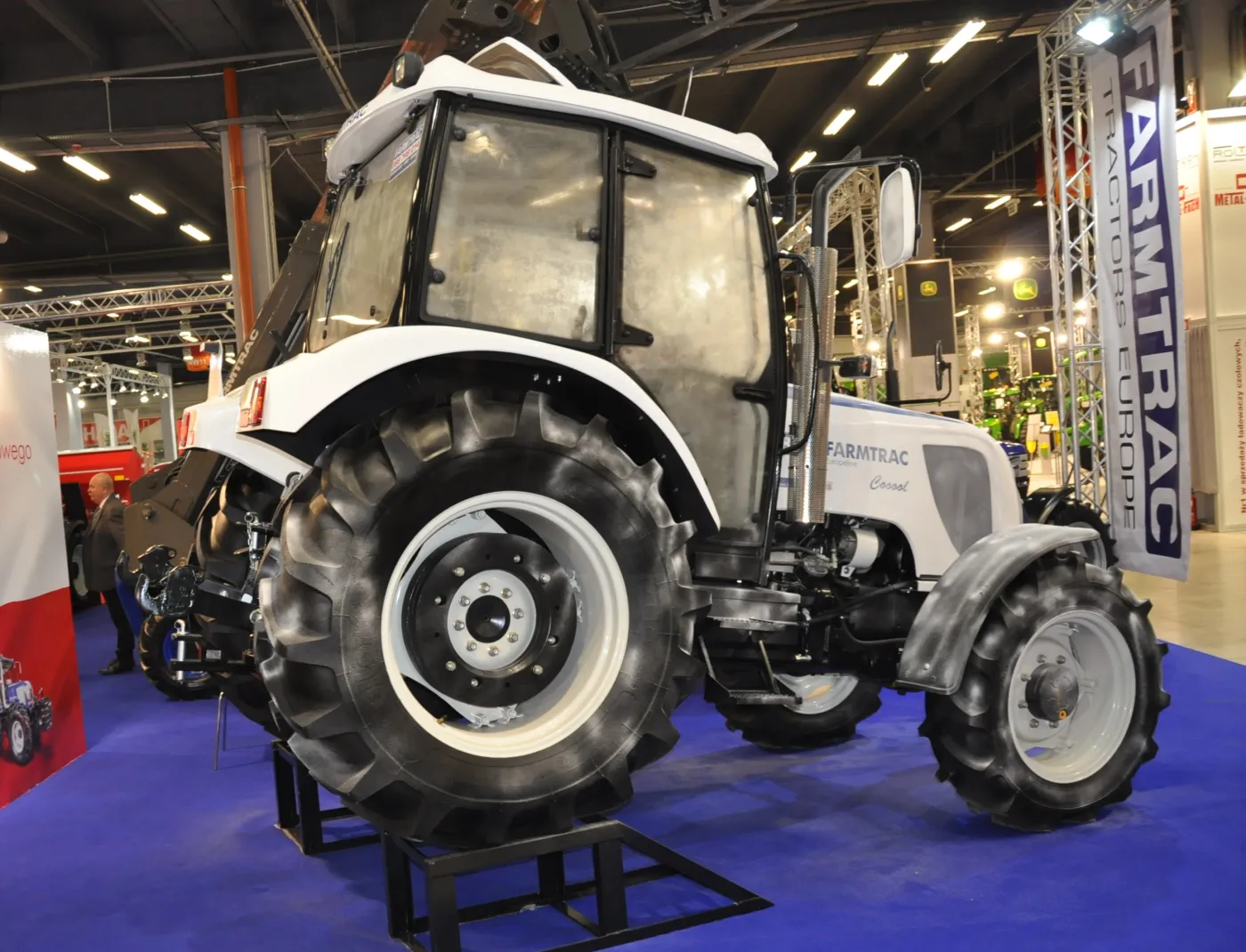 Farmtrac - Traktor 685 Cooool