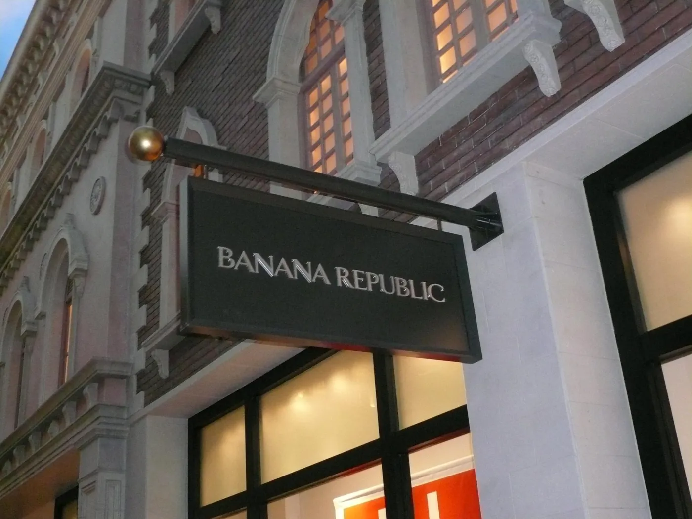10. Banana Republic