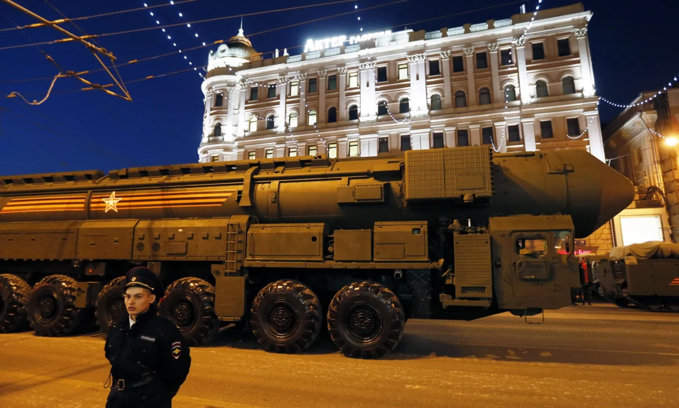 2165703-rakiety-balistyczne-topol-m.jpg