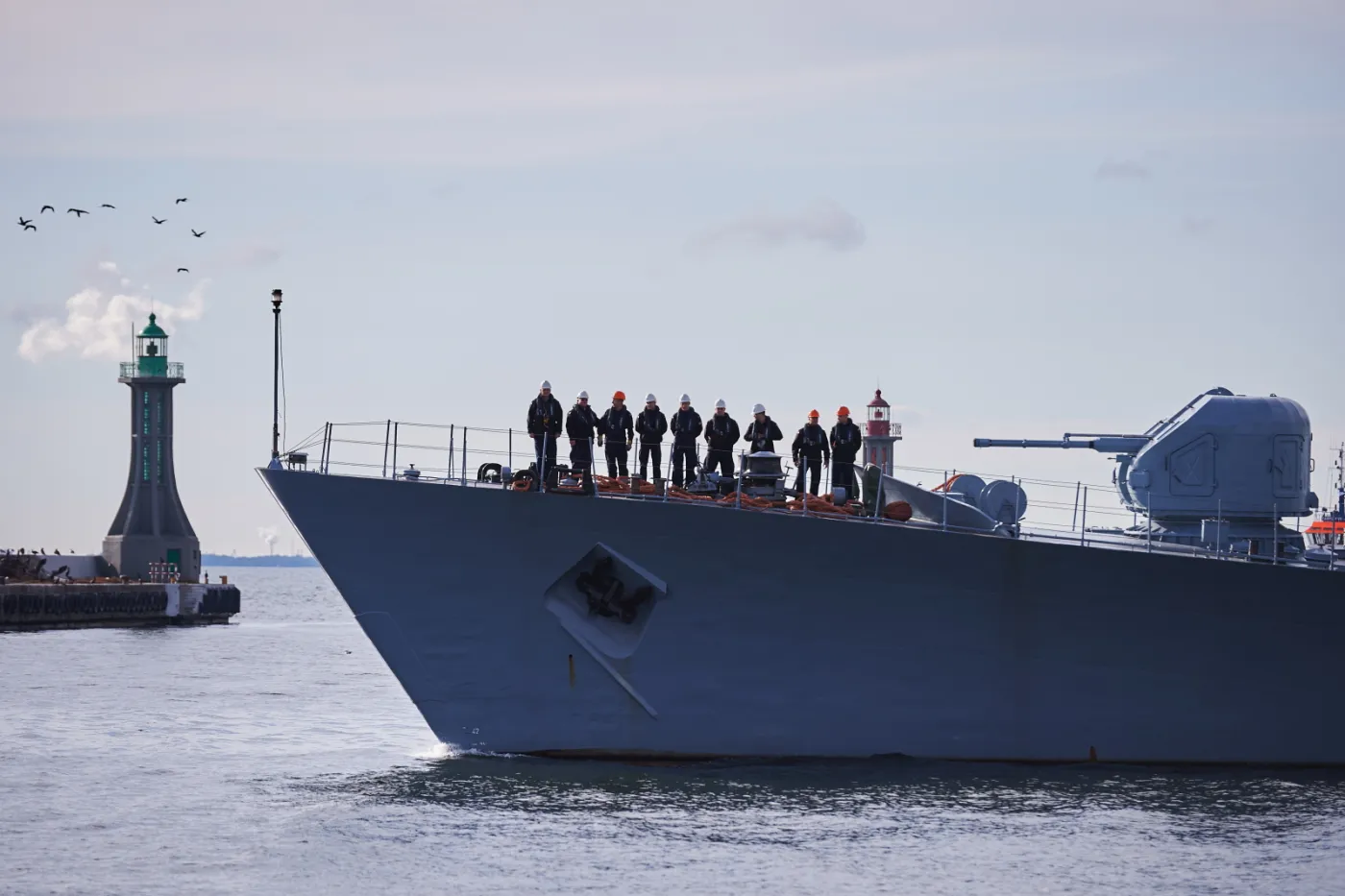 2302741-okret-orp-kaszub-wychodzi-w.jpg