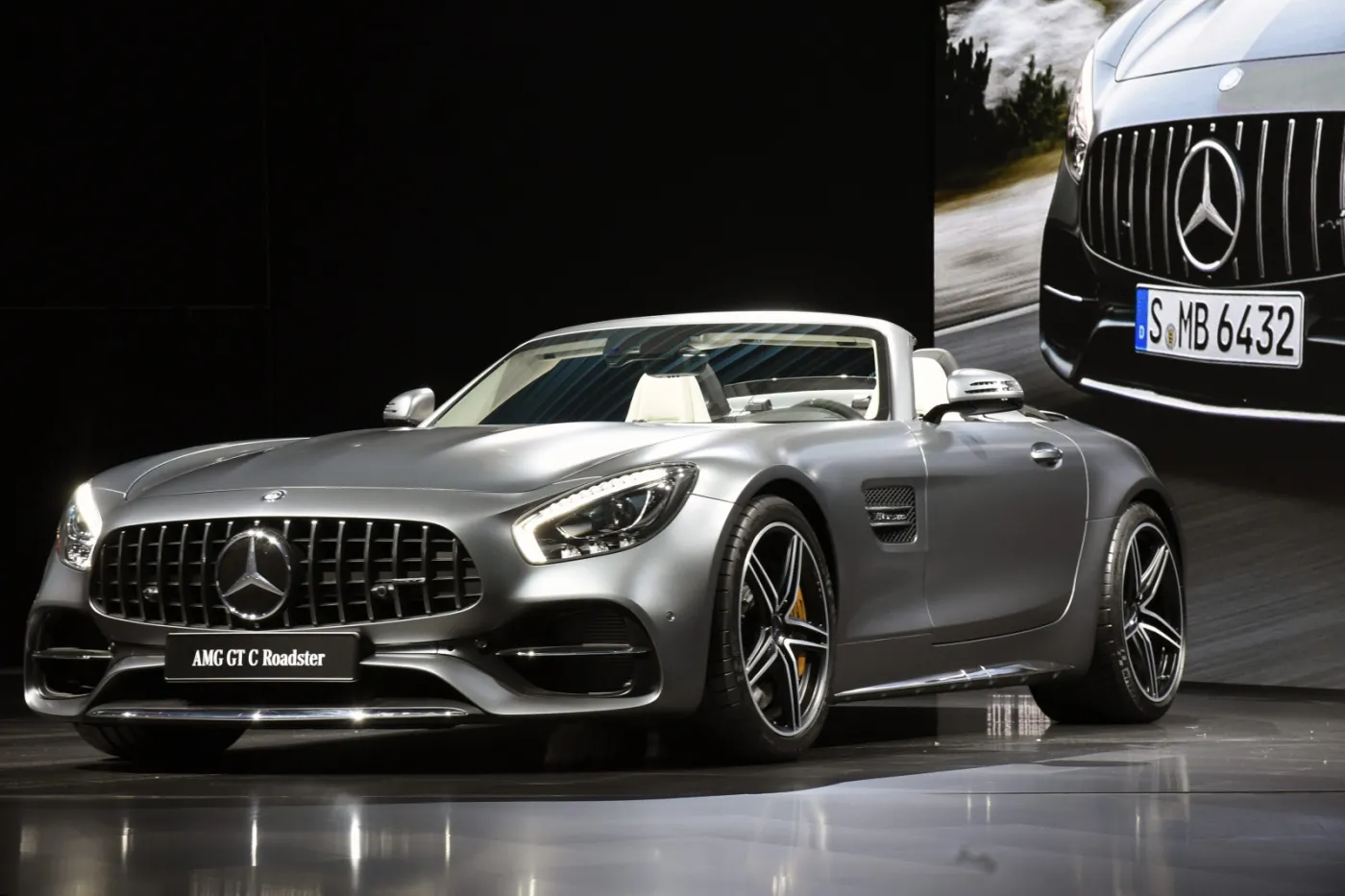 2726373-mercedes-amg-gt-c-roadster.jpg