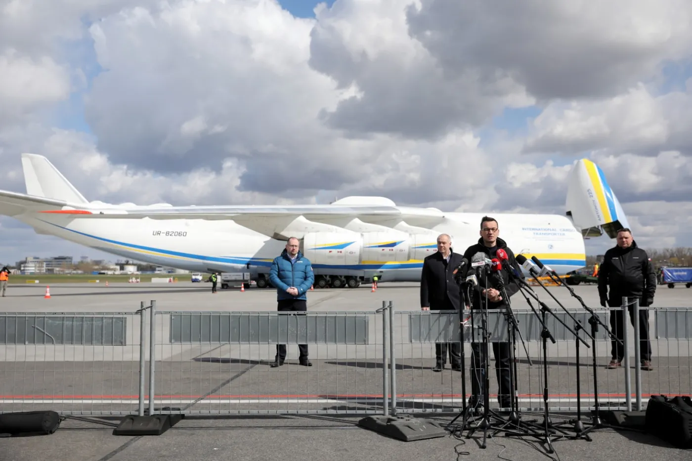 Morawiecki: będziemy zwiększać dług publiczny i deficyt budżetowy