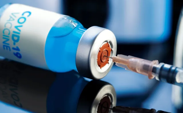 Dlaczego Polacy nie chcą się szczepić? Oto główne powody [SONDAŻ]