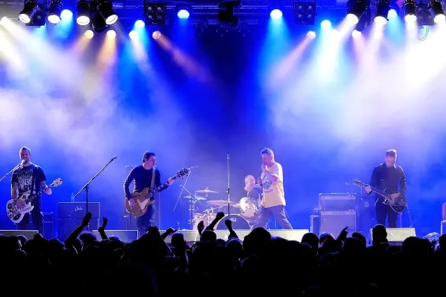 Muzyczny bunt pokoleń. Czy da się przekonać dzieci do słuchania rocka?