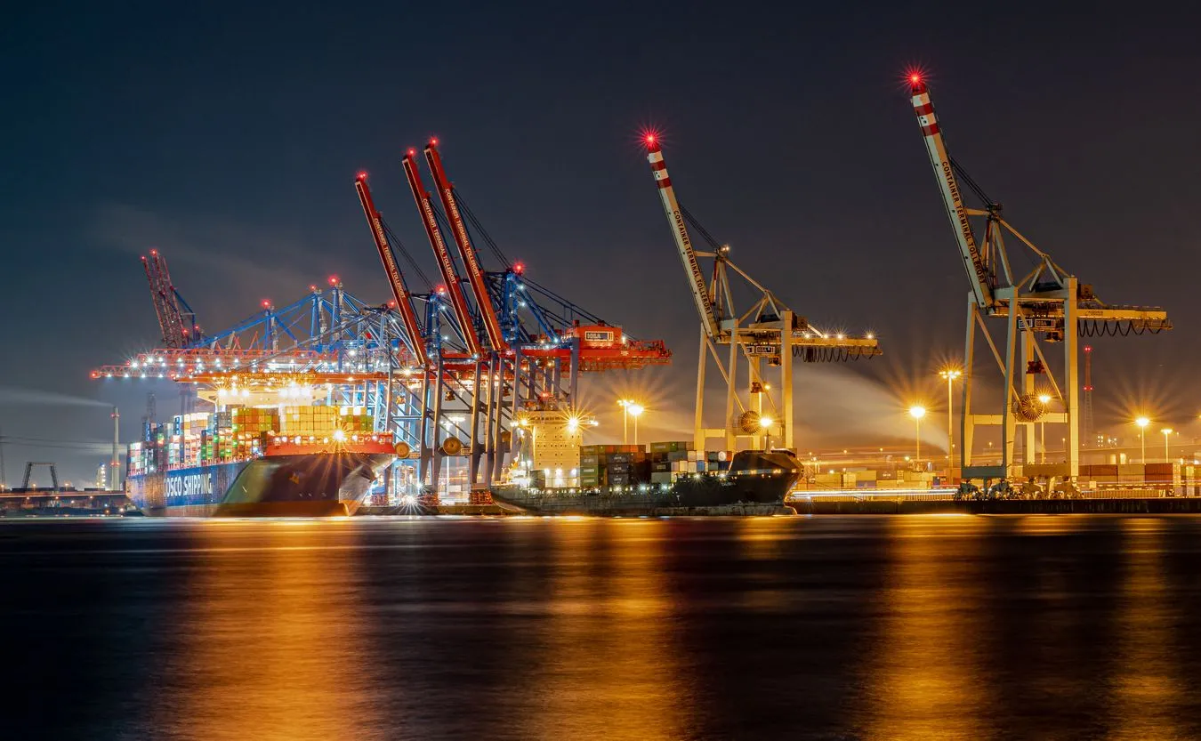 Chiński Cosco może przejąć część udziałów w hamburskim terminalu kontenerowym Tollerort