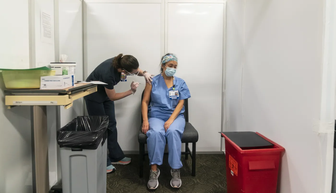 Jest decyzja EMA o autoryzacji szczepionki przeciw Covid-19 firm Pfizer i BioNTech