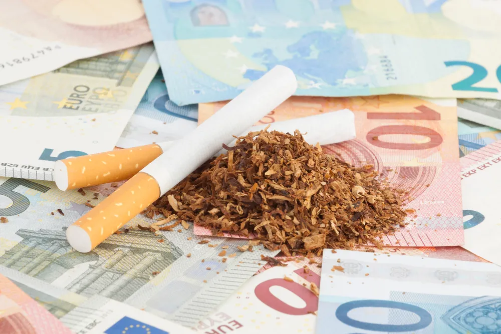 Koncerny tytoniowe radzą sobie z politykami. Teraz furorę robią herbaty nikotynowe. Bez akcyzy