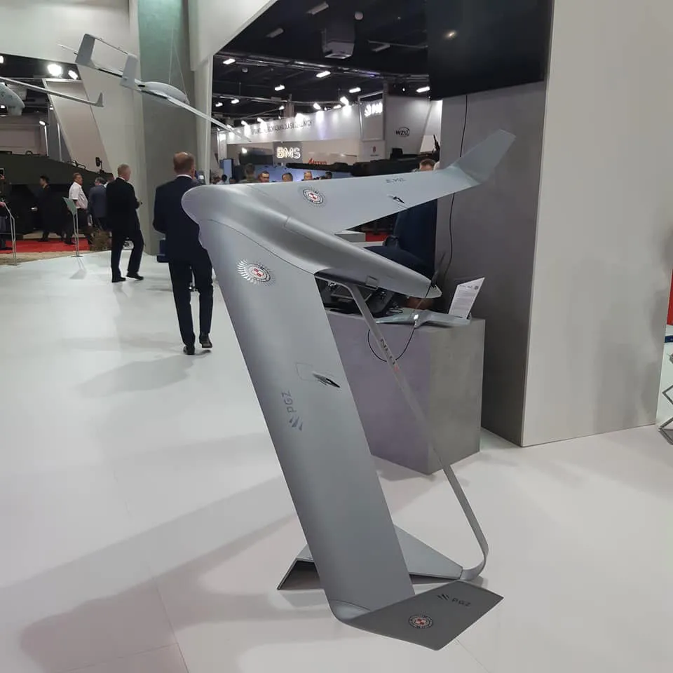 Dron rozpoznawczy NeoX-2 Duch.