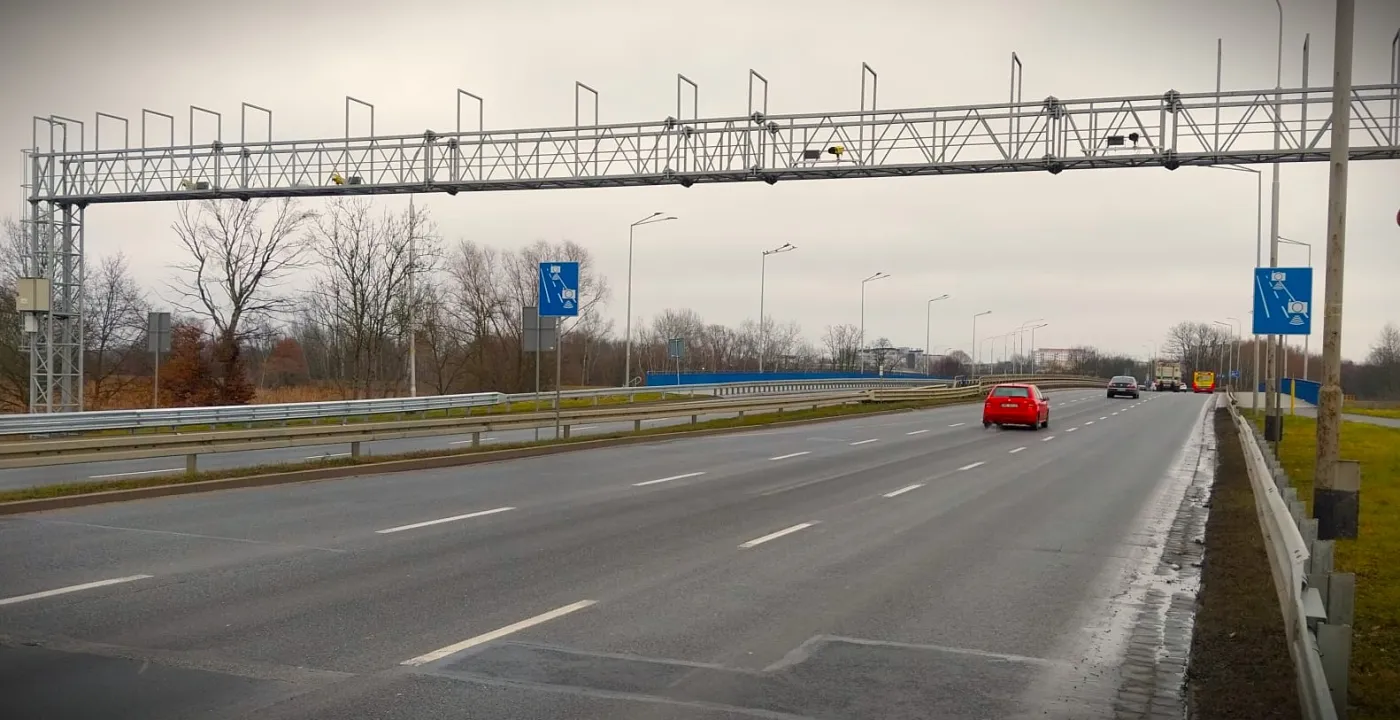 Posypią się mandaty. Odcinkowy pomiar prędkości w 43 nowych miejscach [LOKALIZACJE]