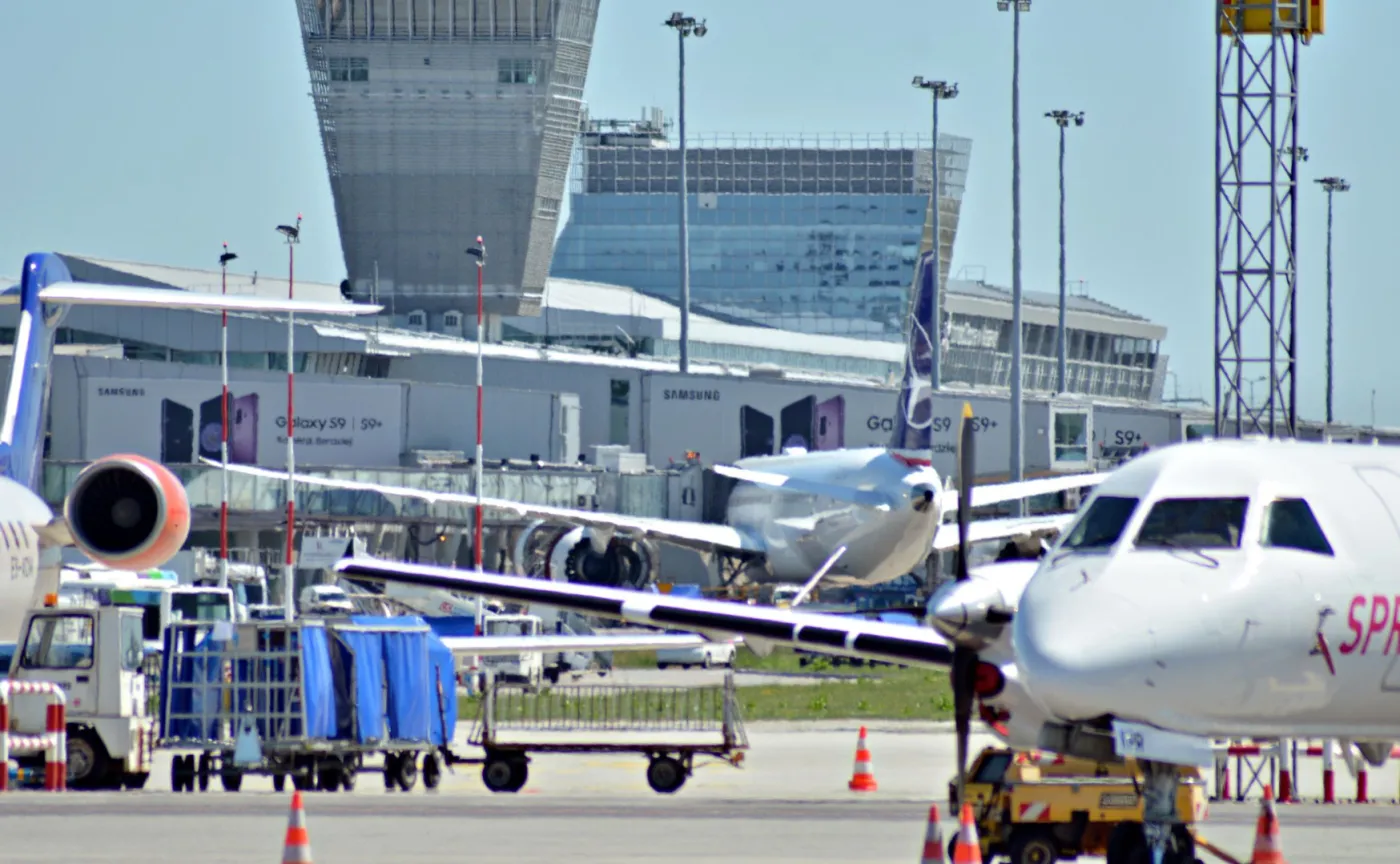 Rozbudowa lotniska Chopina z poślizgiem, terminy CPK też zagrożone. Co się dzieje w PPL?