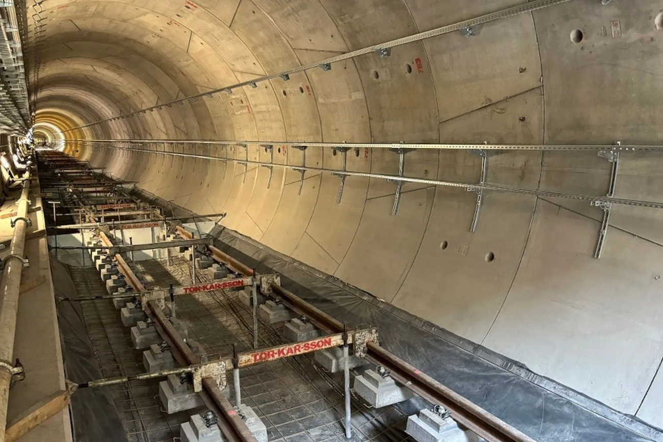 Trwają ostatnie prace na II linii metra. Trzy nowe stacje nabierają kształtów [ZDJĘCIA]