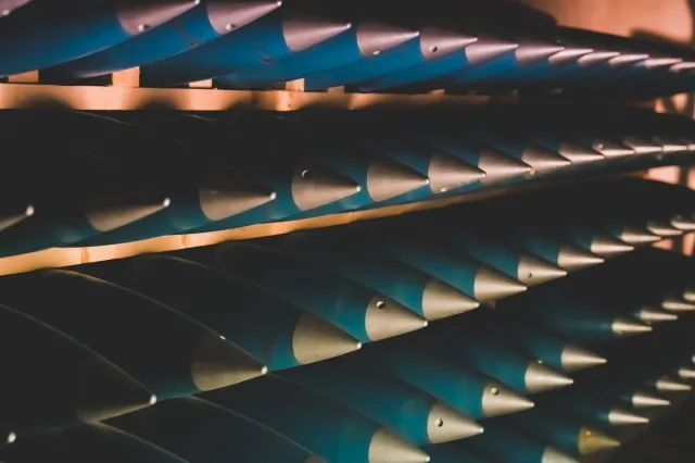 1,6 mln pocisków i więcej! Czechy zarabiają na dostawach amunicji dla Ukrainy. Polska powinna się od nich uczyć.