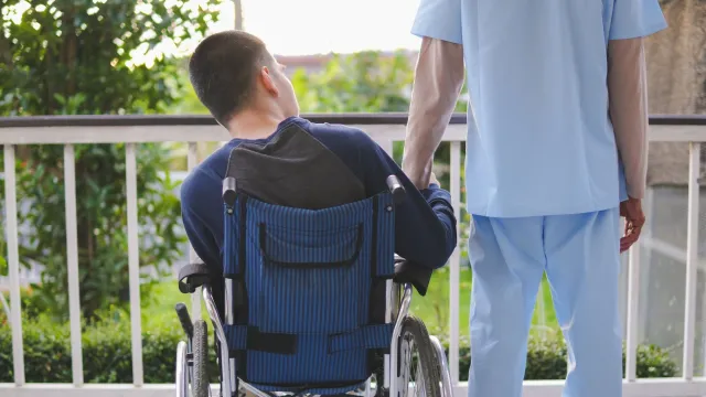 Dofinansowanie z PFRON do turnusu rehabilitacyjnego. Wyjazd tańszy nawet o połowę, ale kluczowy jest ten dokument