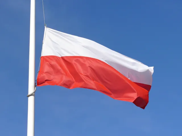 Czy sklepy będą otwarte w sobotę 26 kwietnia? To dzień żałoby narodowej