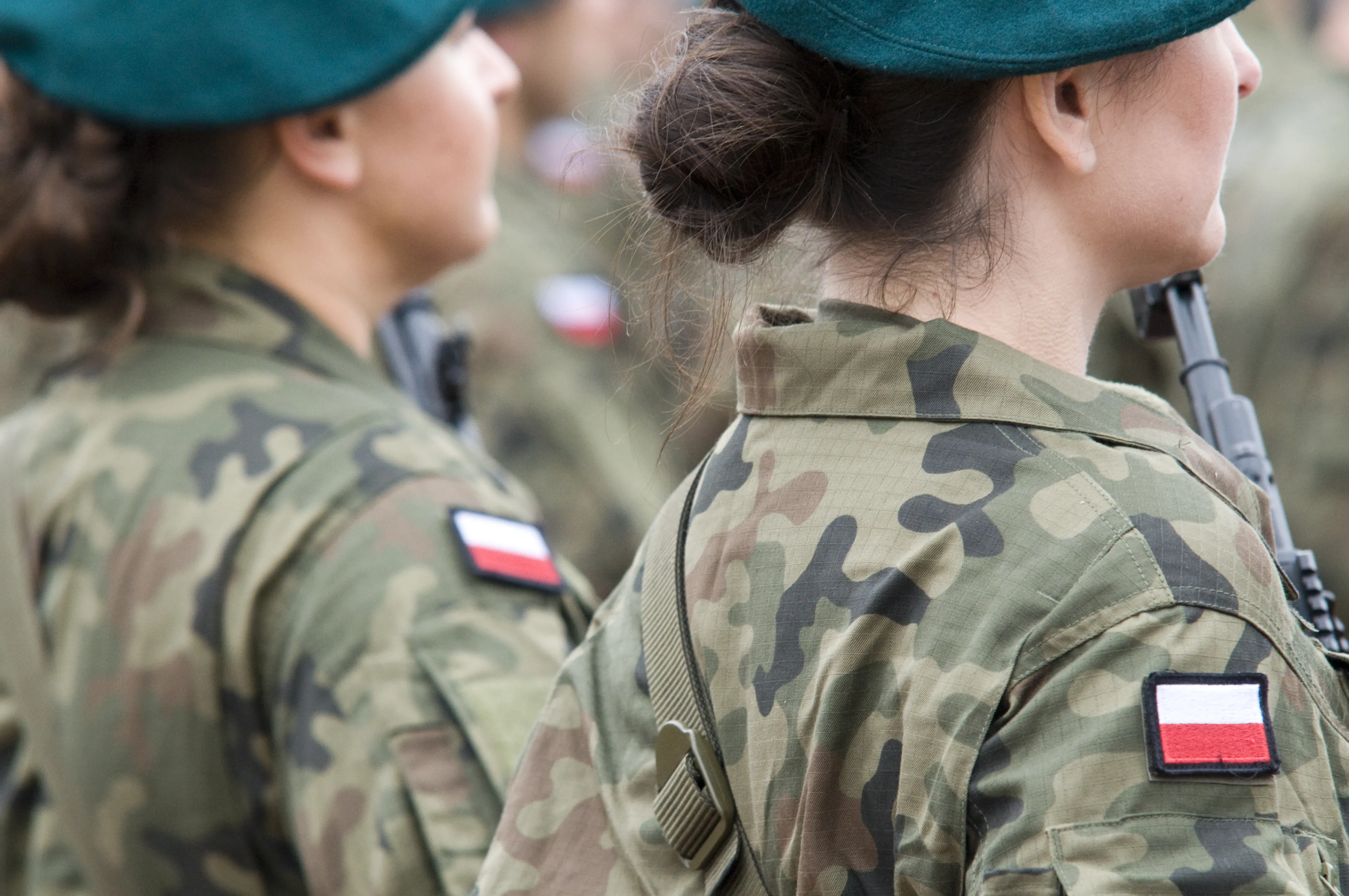 245 tys. Polaków dostanie wezwanie do wojska na początku przyszłego roku. Wśród nich kobiety i osoby po 50. roku życia