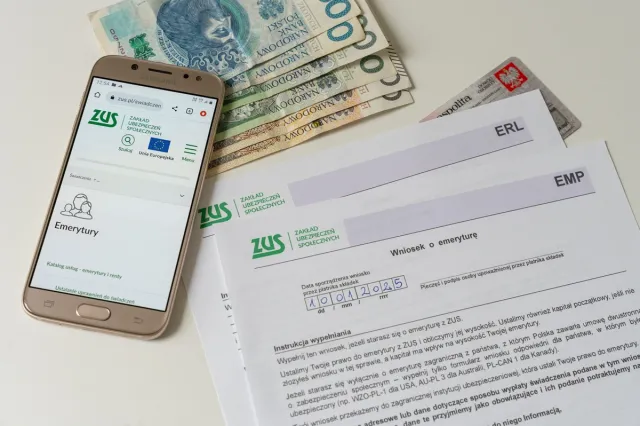Kiedy najlepiej przejść na emeryturę? ZUS: Data urodzin, miesiąc i rok mają znaczenie. Pełny przewodnik na 2026 rok