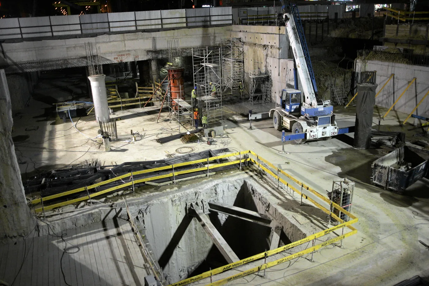 1462337-budowa-ii-linii-metra-przy-ul.jpg