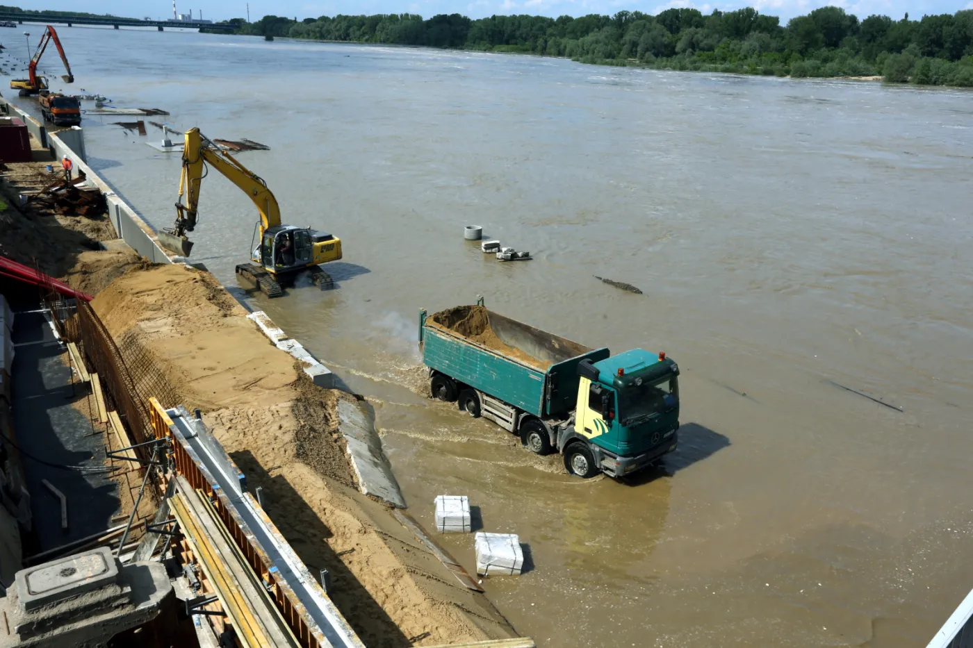 1789592-wisla-w-warszawie-20-05-2014.jpg