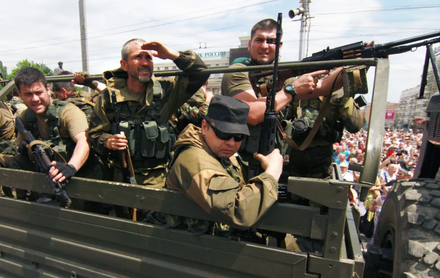 Jaceniuk: "Chciałbym być gołębiem pokoju". Ławrow: Przerwać "operację karną"