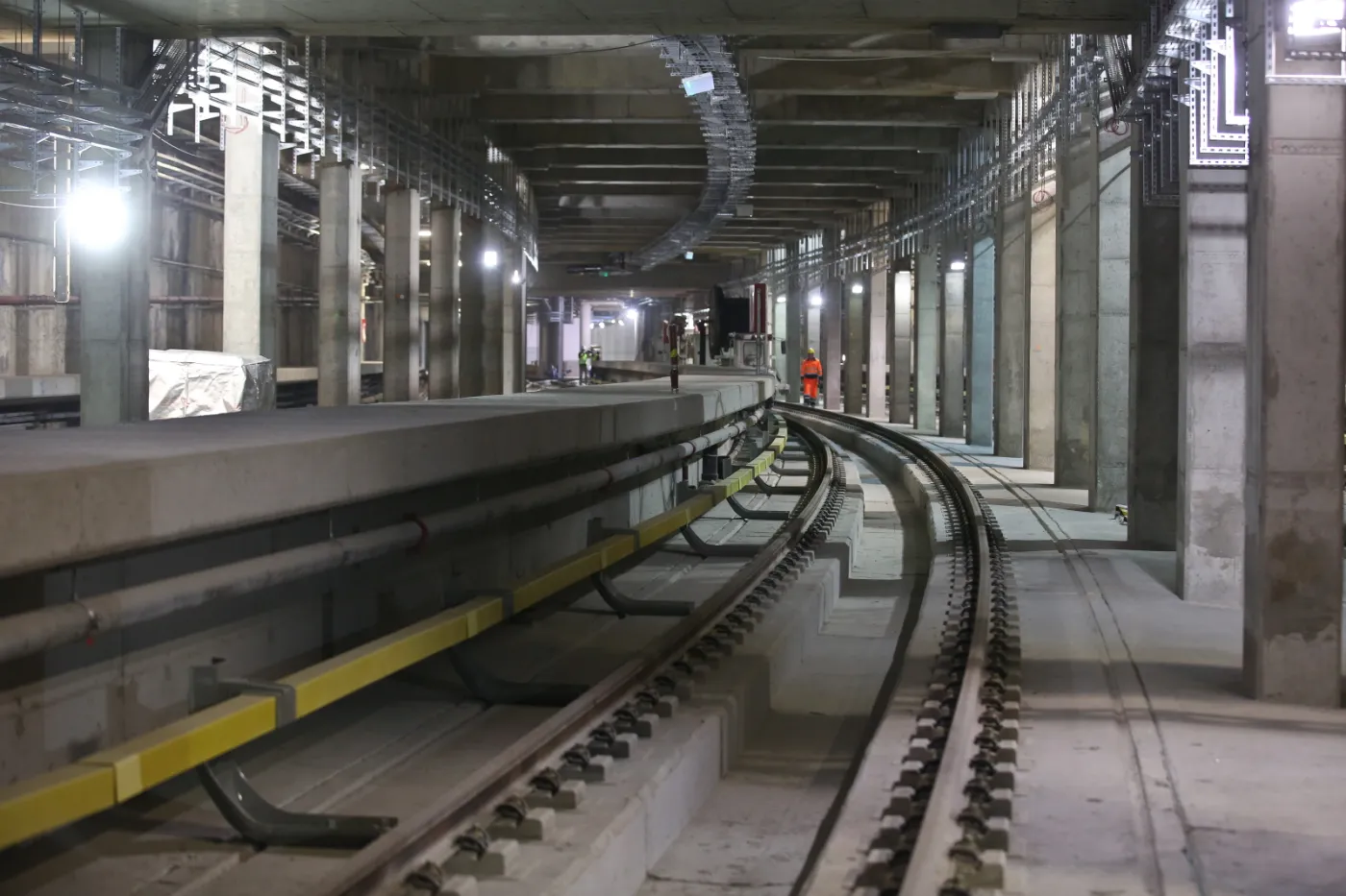 1839146-ii-linia-metra-stacja-dworzec.jpg