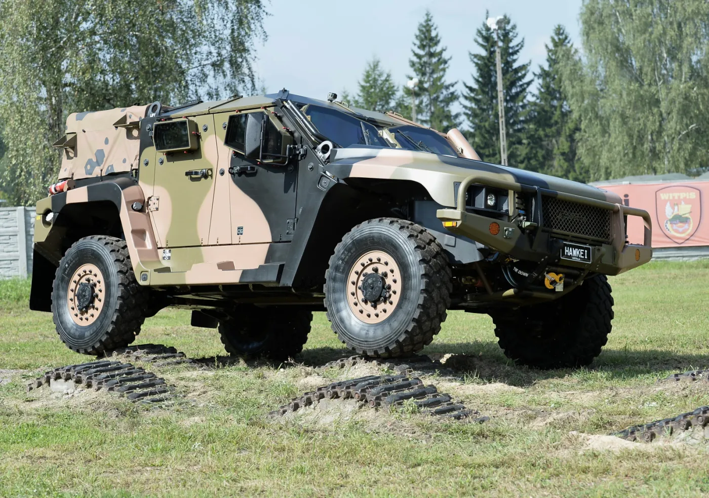 1895461-hawkei-lekkiego-wielozadaniowy.jpg