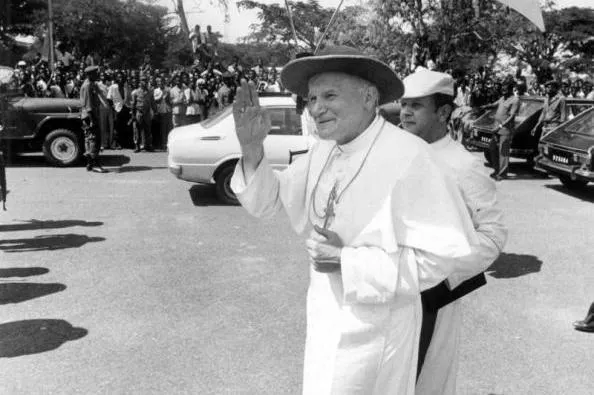 Jan Paweł II - 11,9 mln dol. 